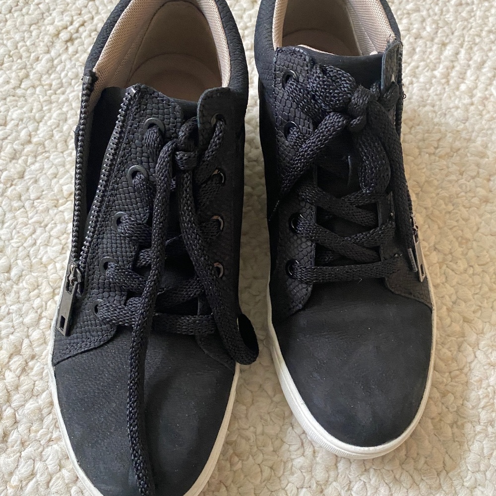 Naturalizer Mid Top Womens 7M Motley Black Suede Sneakers